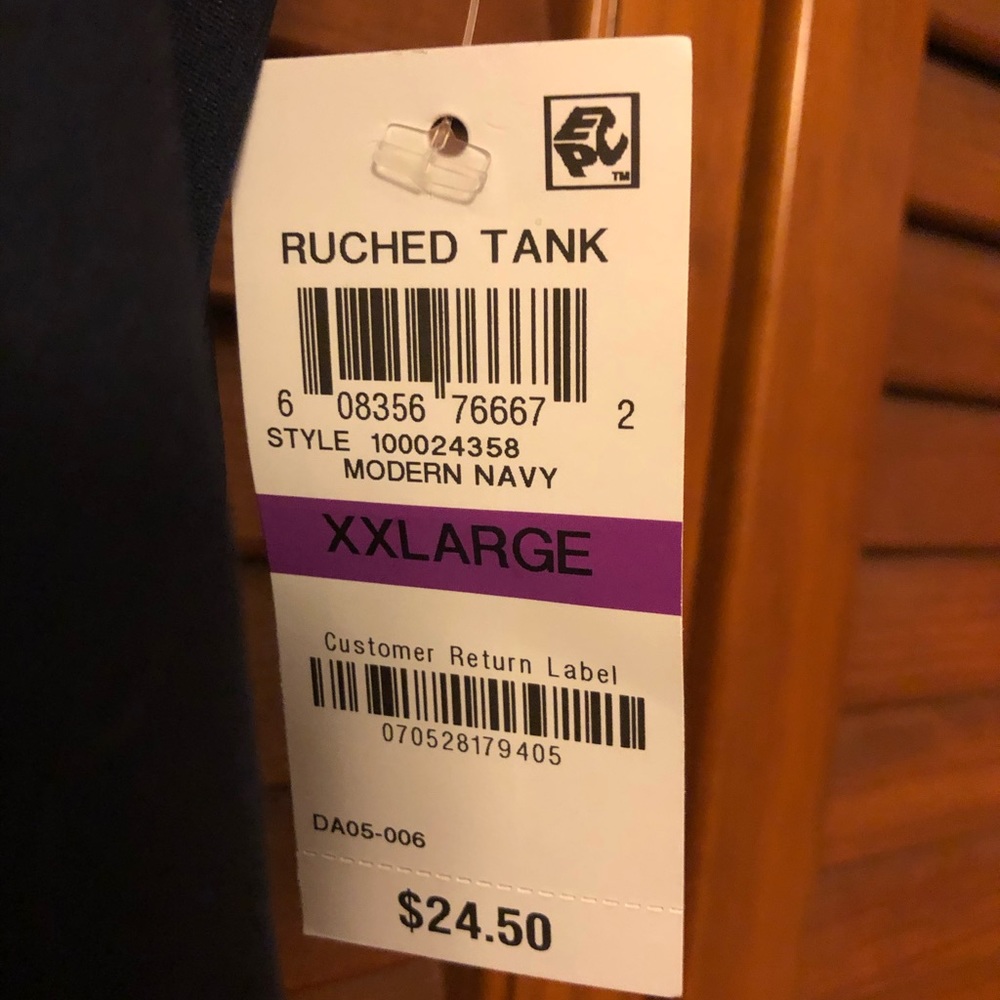 Navy Ruched Tank - Picture 2 of 3